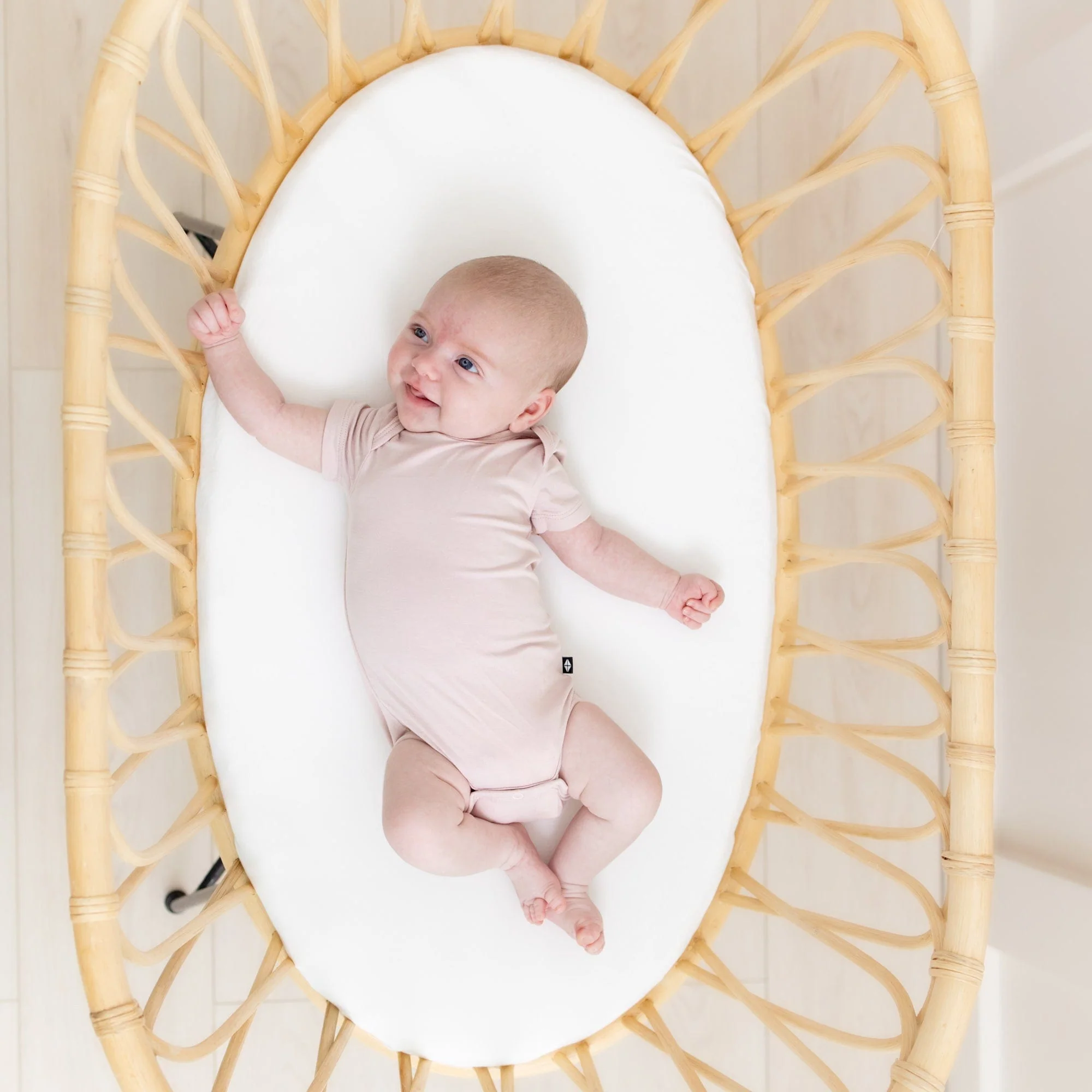 Oval Bassinet Sheet in Cloud - Image 2