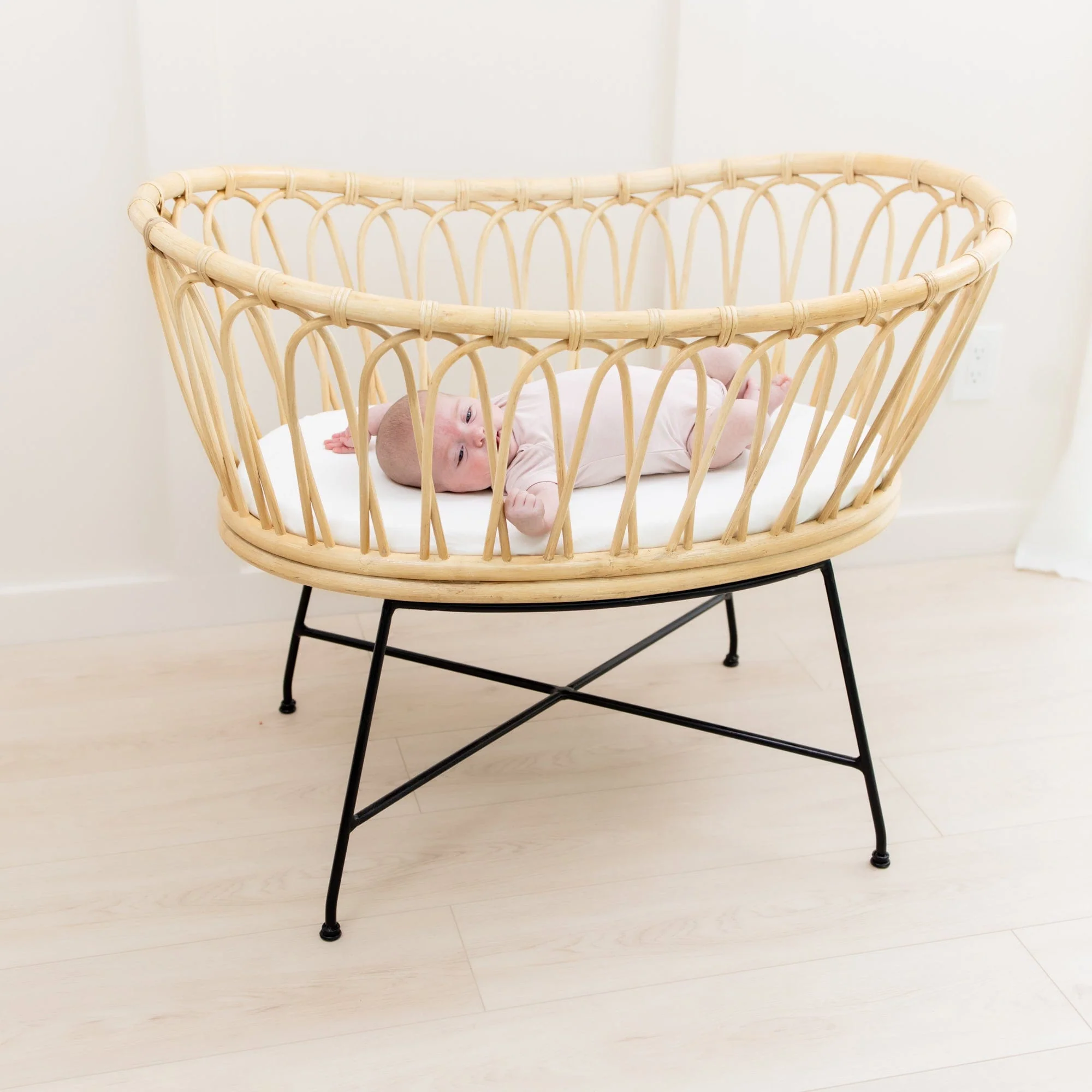 Oval Bassinet Sheet in Cloud - Image 3