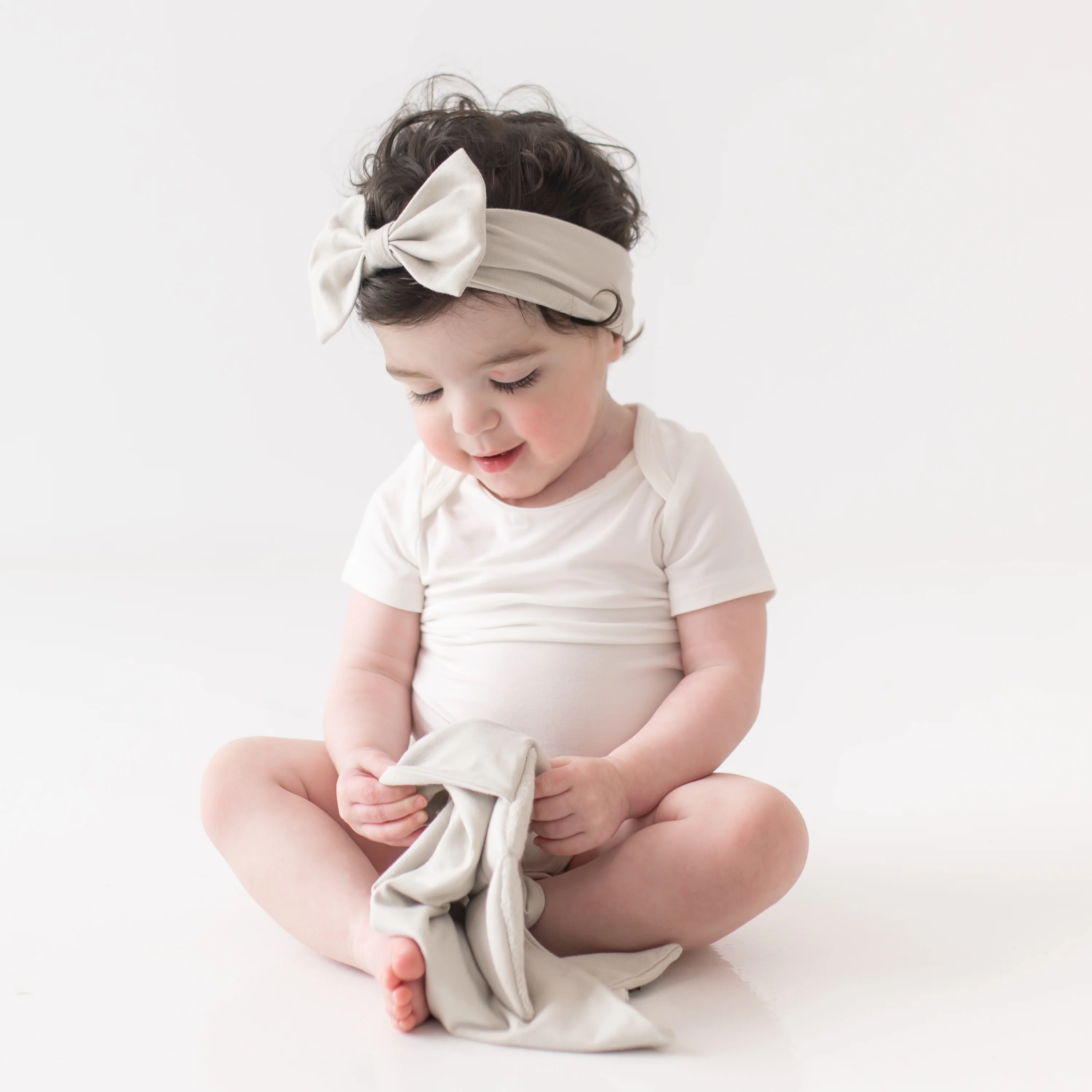 Bow Headband in Oat - Image 4
