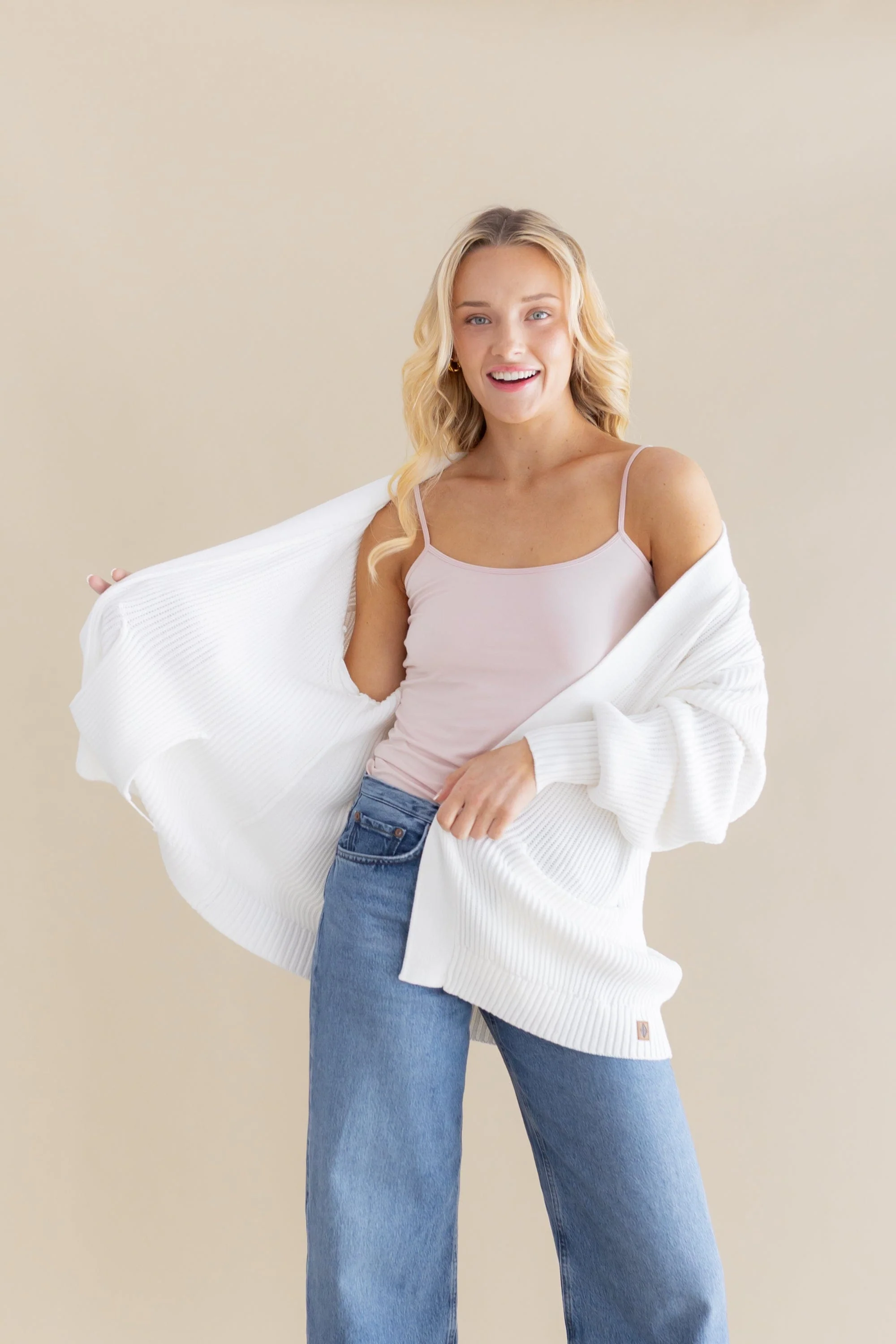 Chunky Knit Women's Oversized Cardigan in Cloud - Image 3