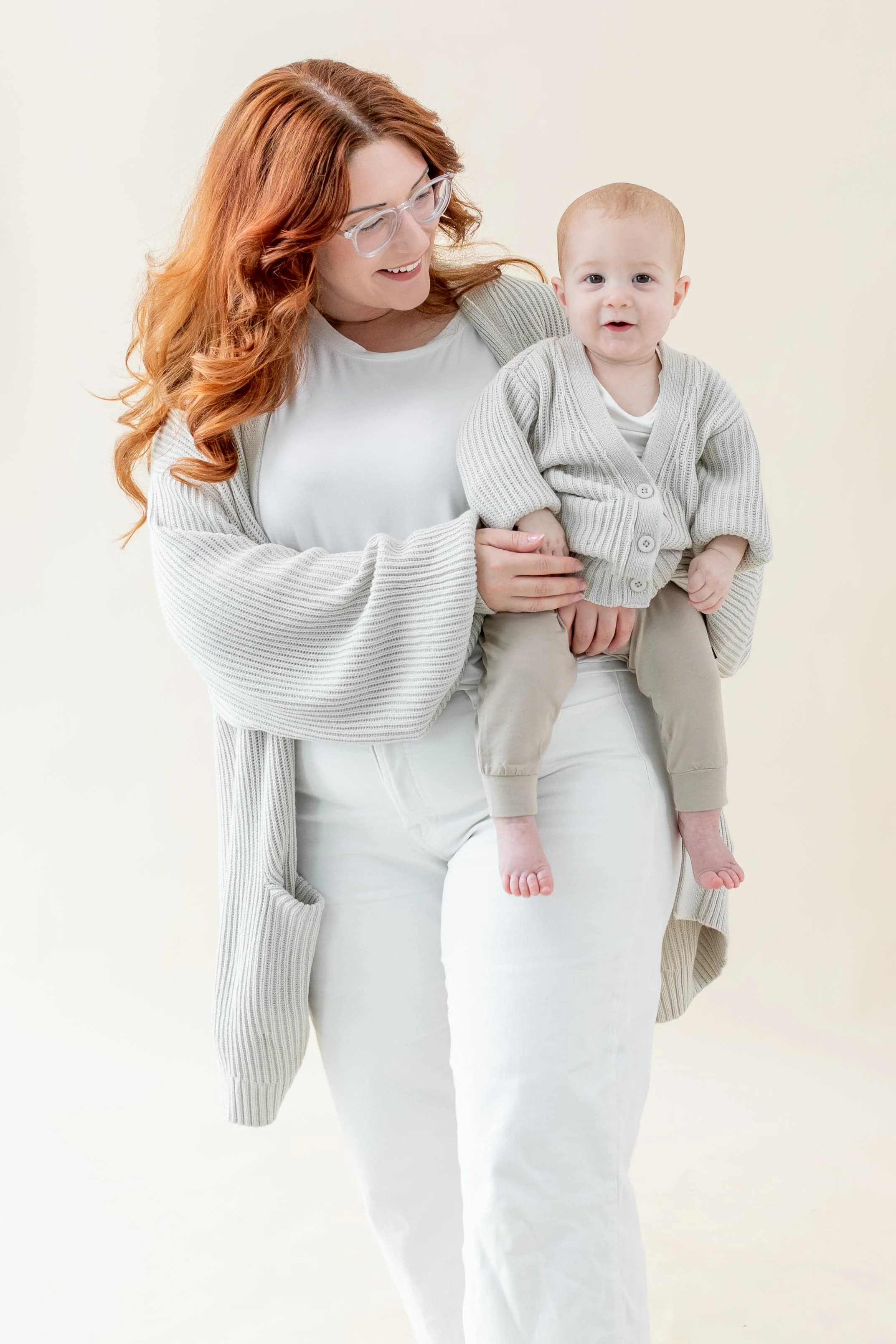 Chunky Knit Women's Oversized Cardigan in Oat - Image 4