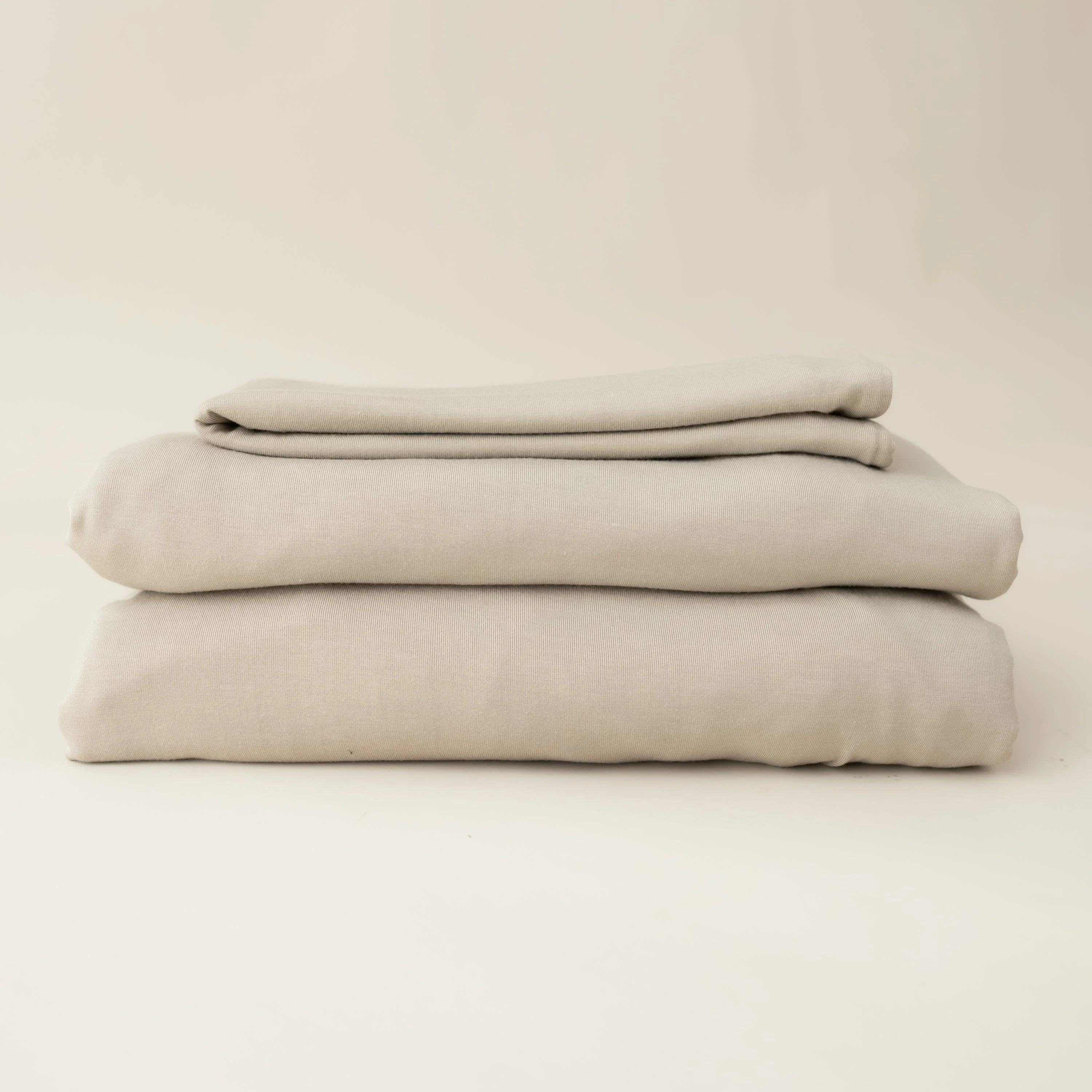 Fitted Sheet with Pillowcases in Almond - Image 4