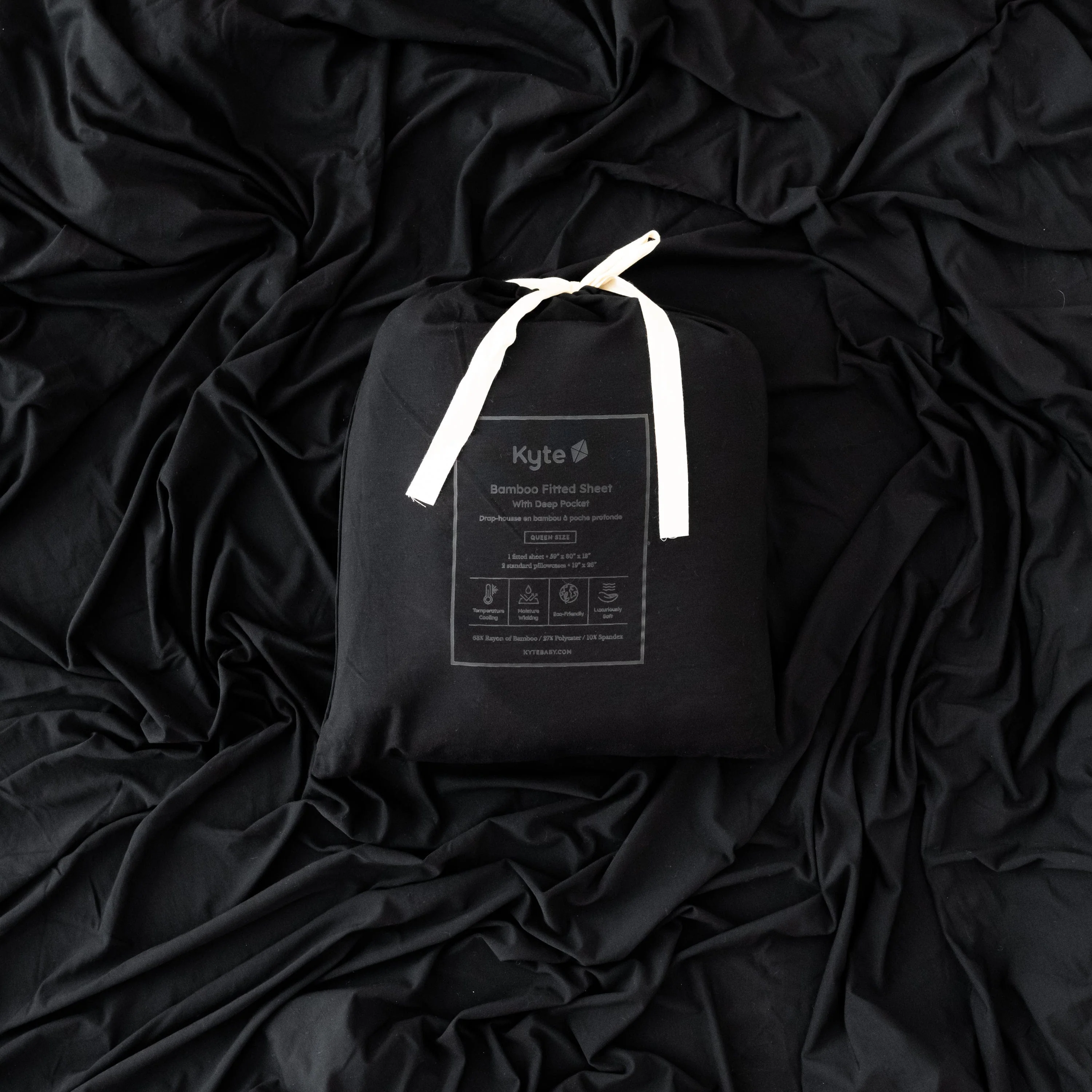 Fitted Sheet with Pillowcases in Midnight - Image 2