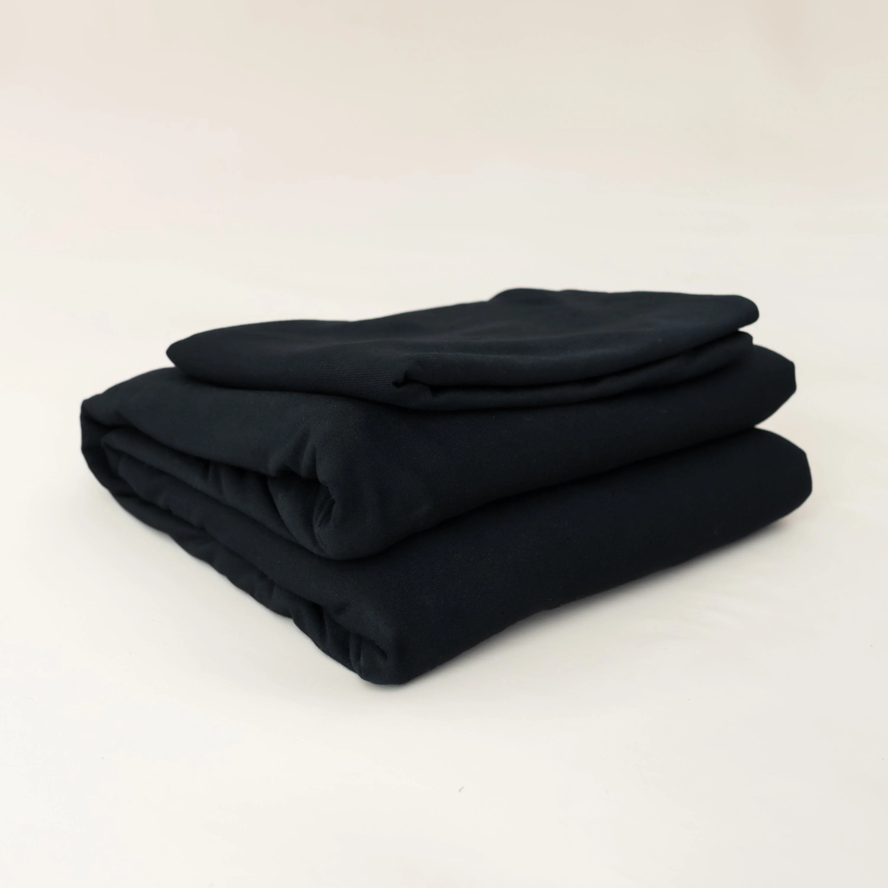 Fitted Sheet with Pillowcases in Midnight - Image 6