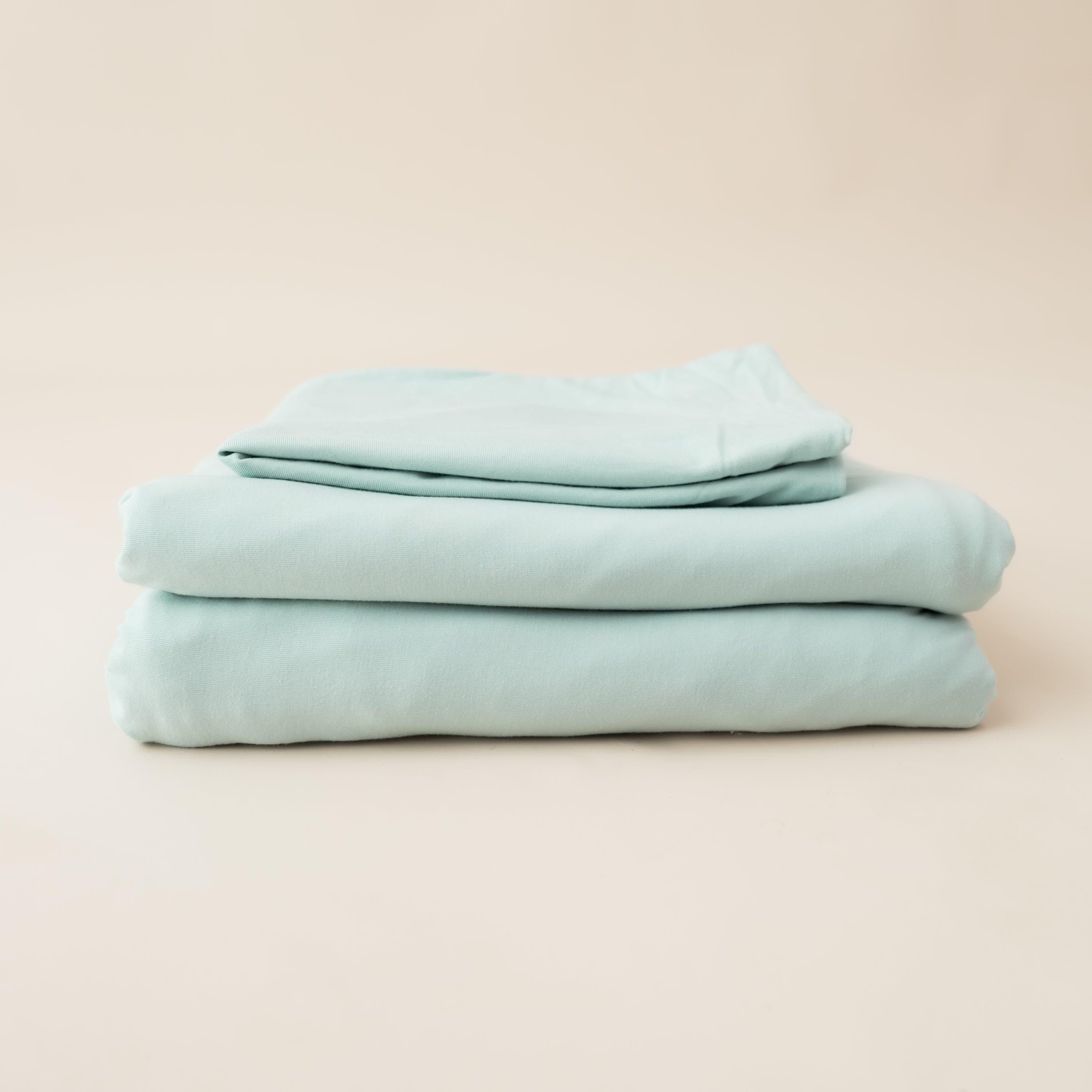 Fitted Sheet with Pillowcases in Sage - Image 3