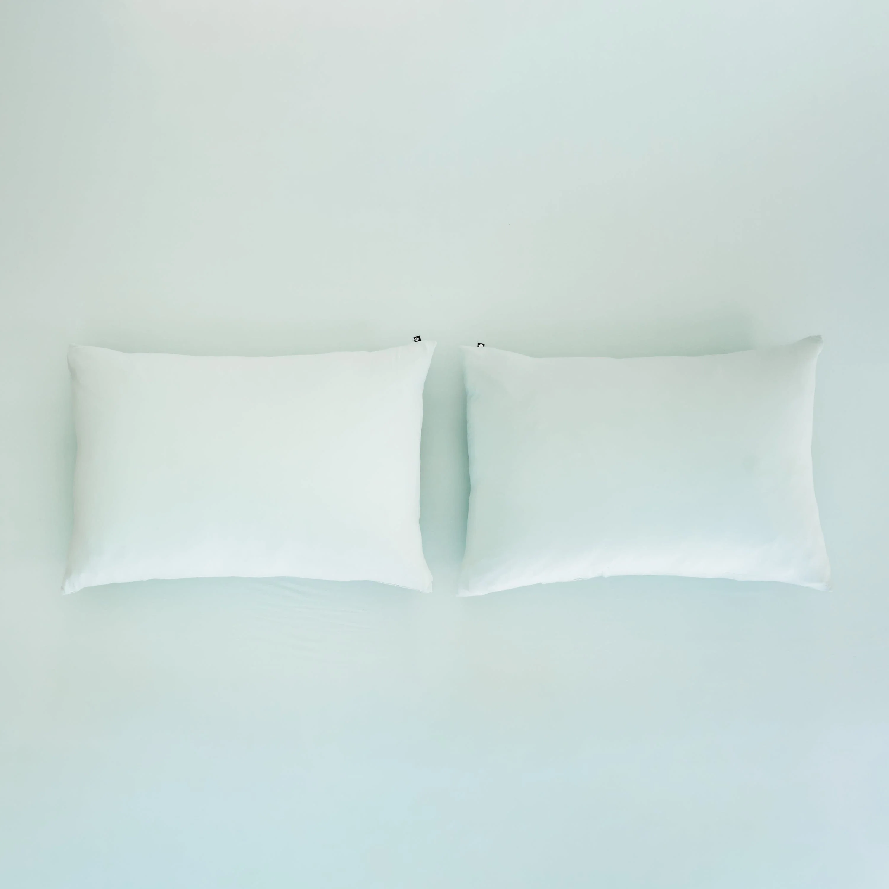 Fitted Sheet with Pillowcases in Sage - Image 4