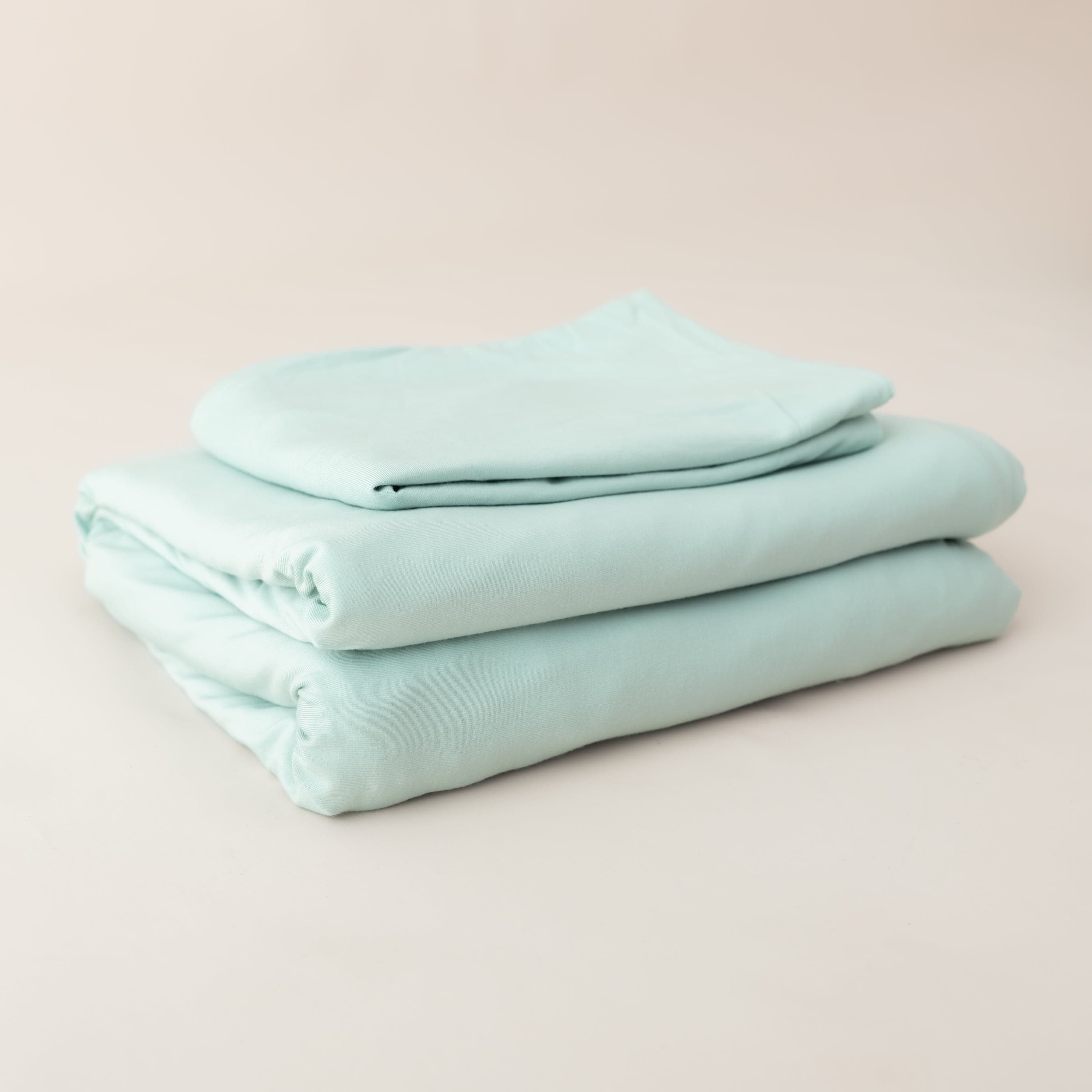 Fitted Sheet with Pillowcases in Sage - Image 6