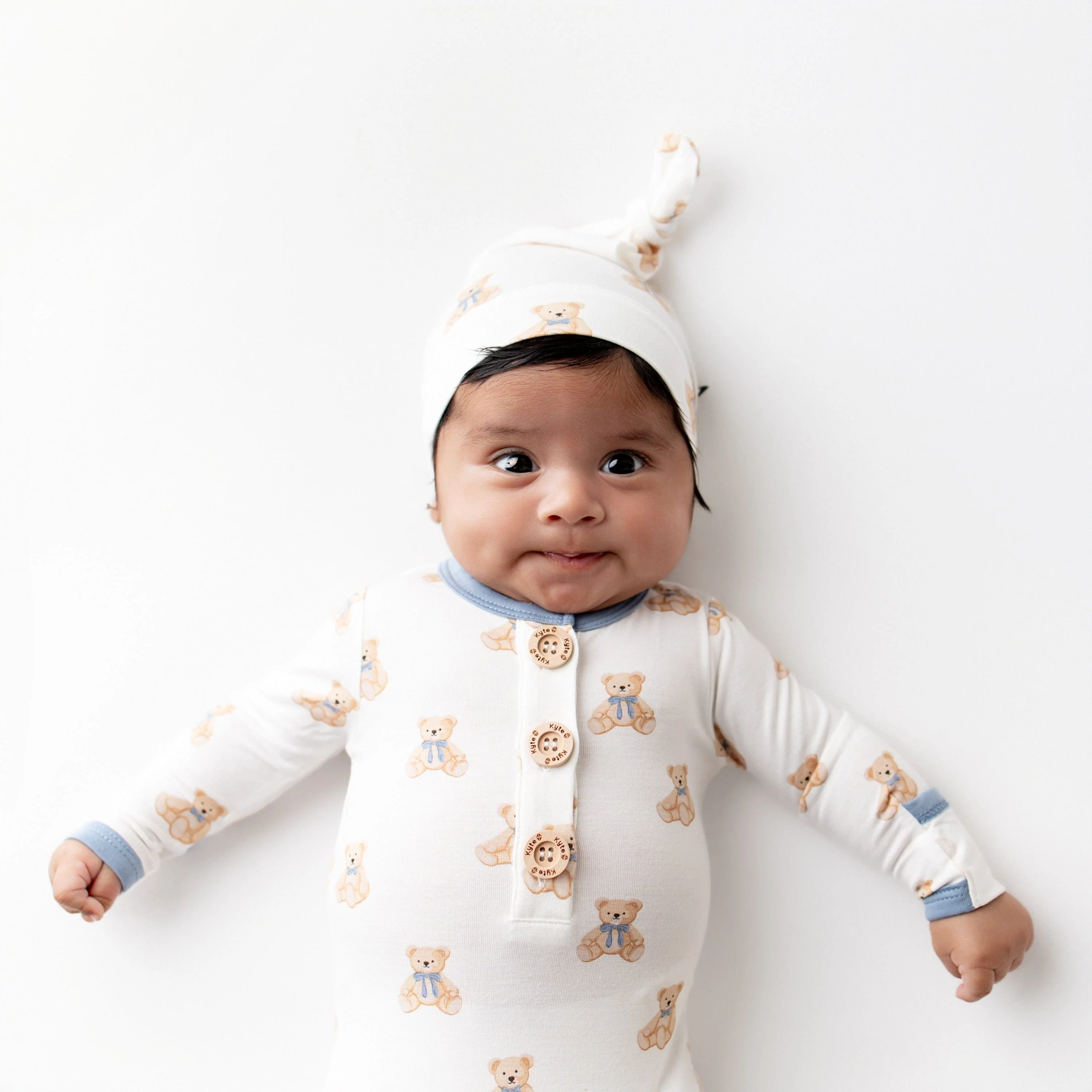 Knotted Gown with Hat Set in Teddy Bear - Image 4