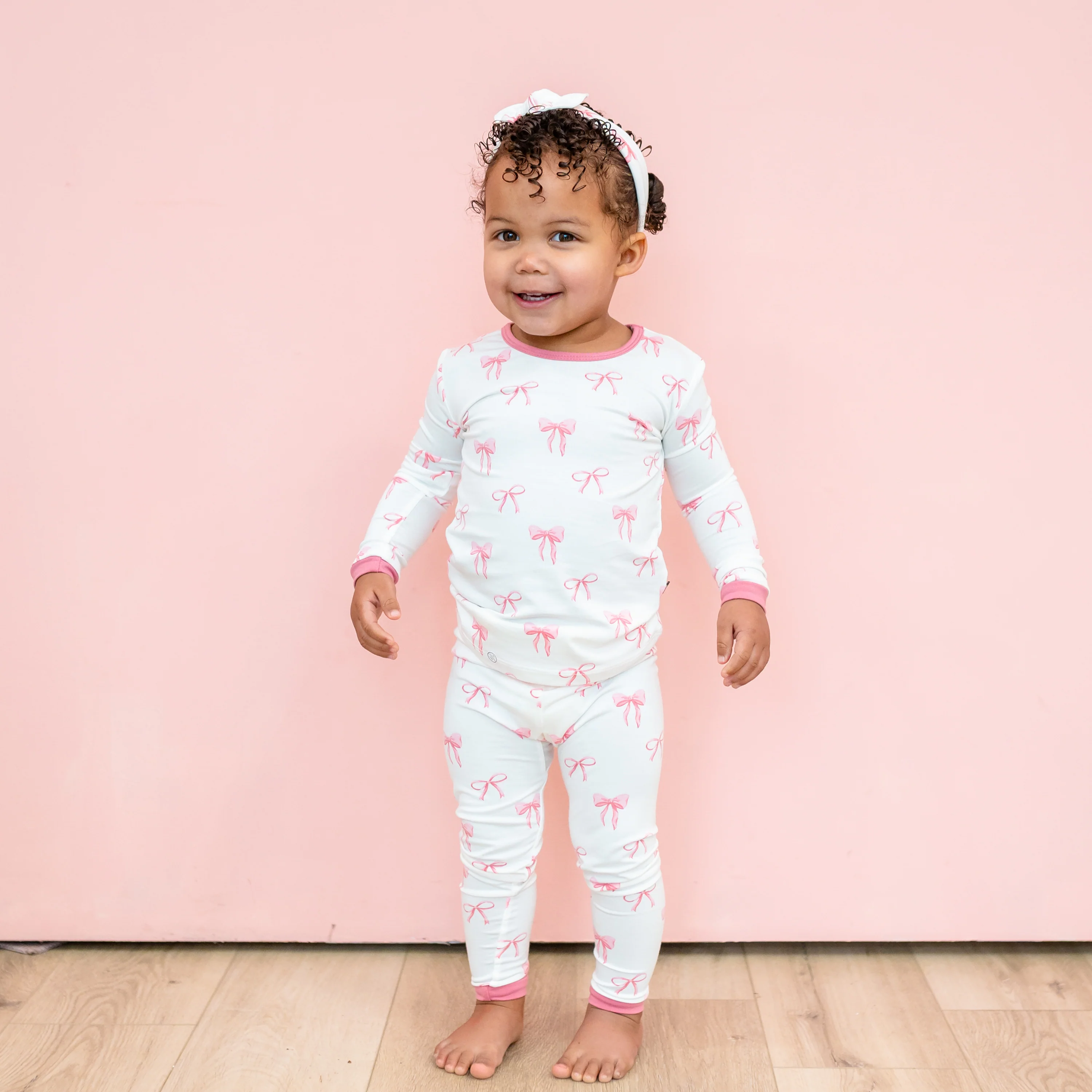 Long Sleeve Pajamas in Bow - Image 3