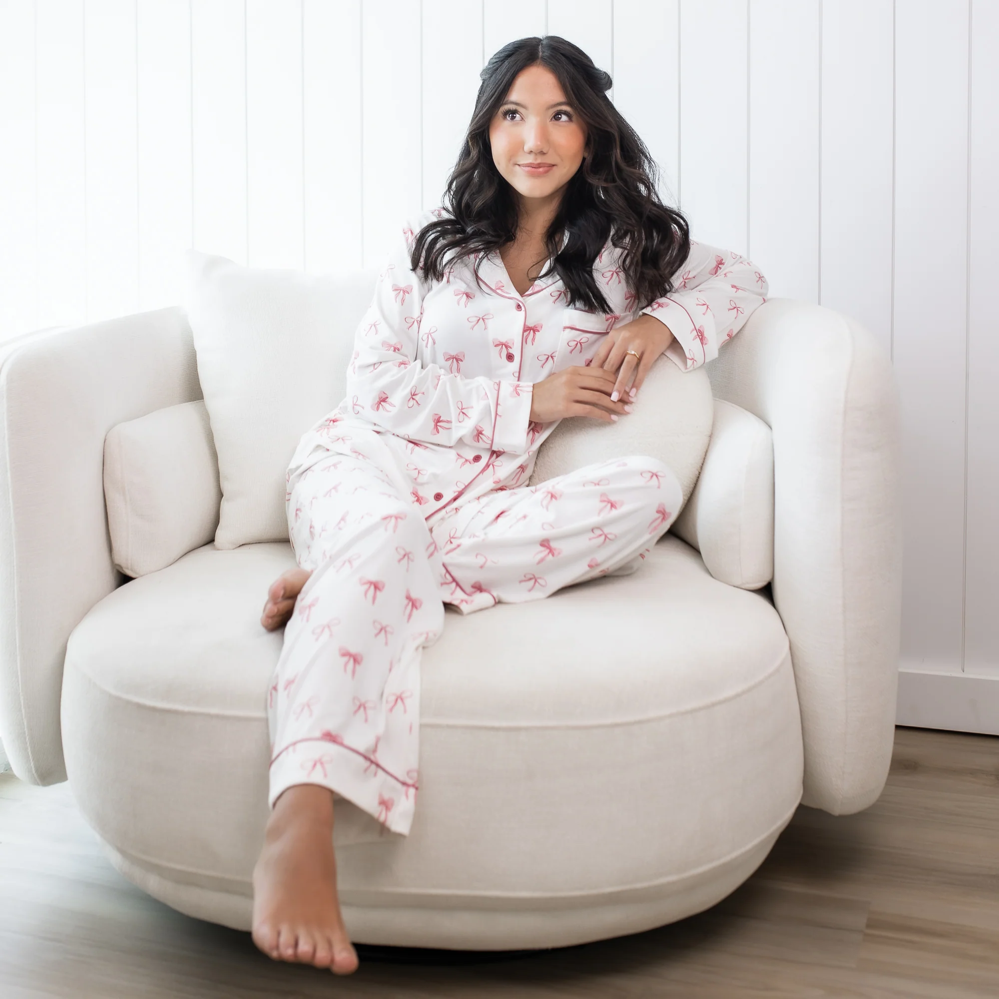 Long-Sleeved Women's Pajama Set in Bow - Image 2