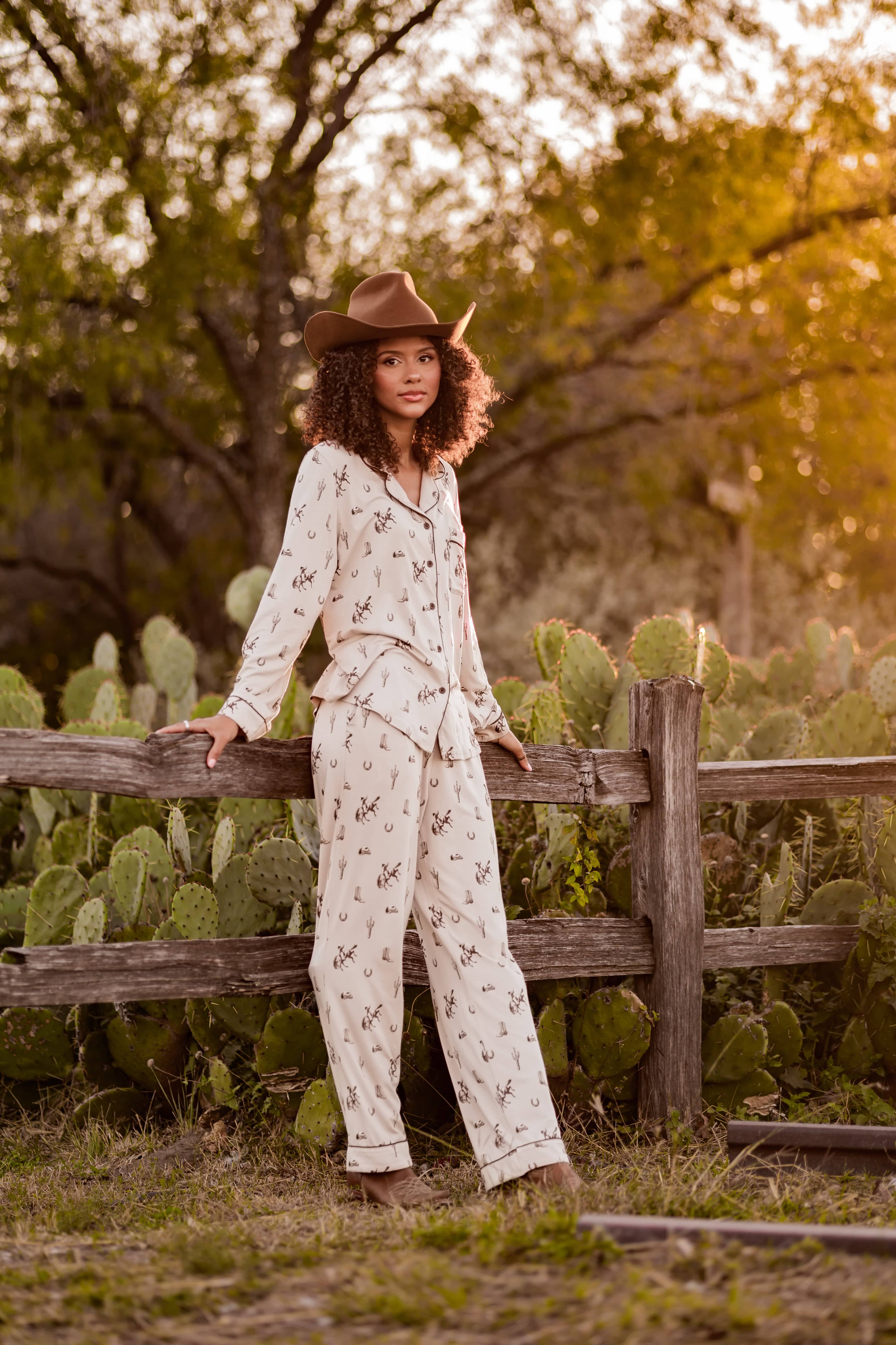 Long-Sleeved Women's Pajama Set in Classic Cowboy - Image 4