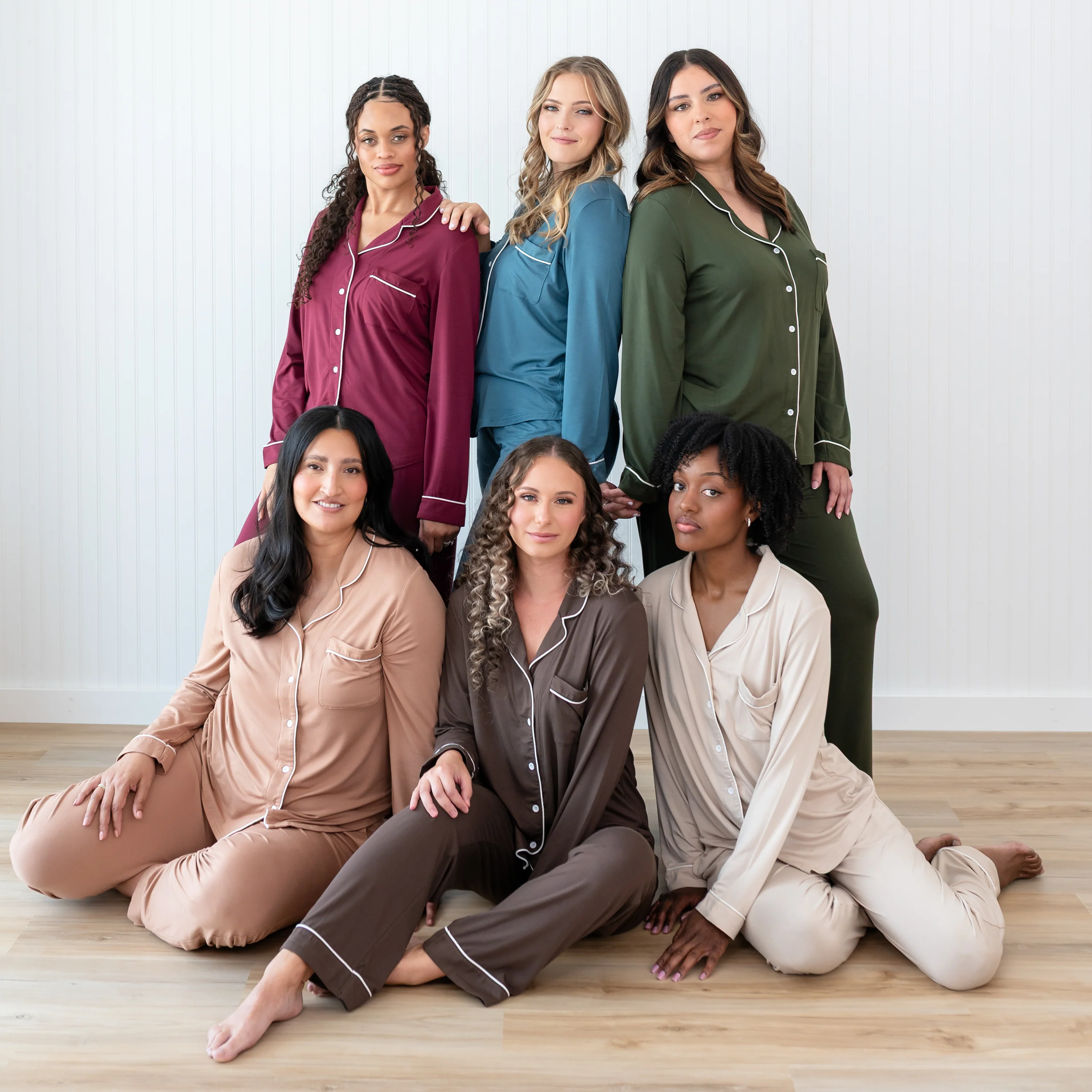 Long-Sleeved Women's Pajama Set in Espresso with Cloud Trim - Image 6