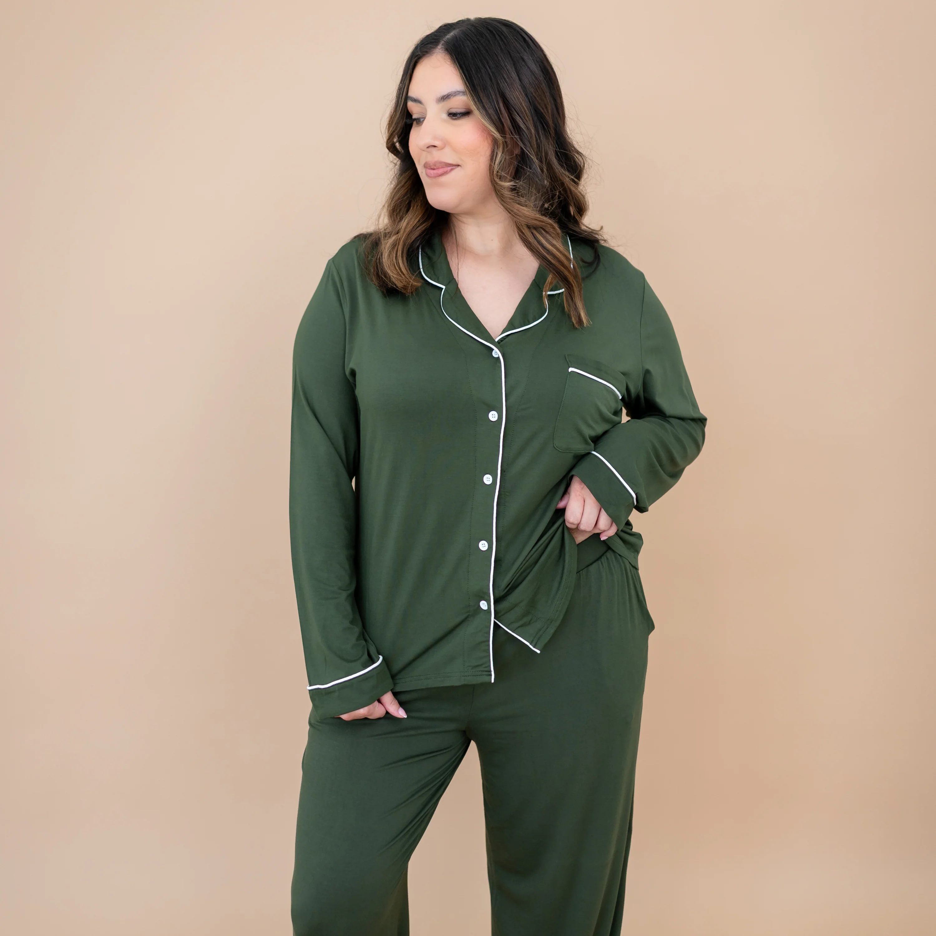 Long-Sleeved Women's Pajama Set in Fir with Cloud Trim - Image 6