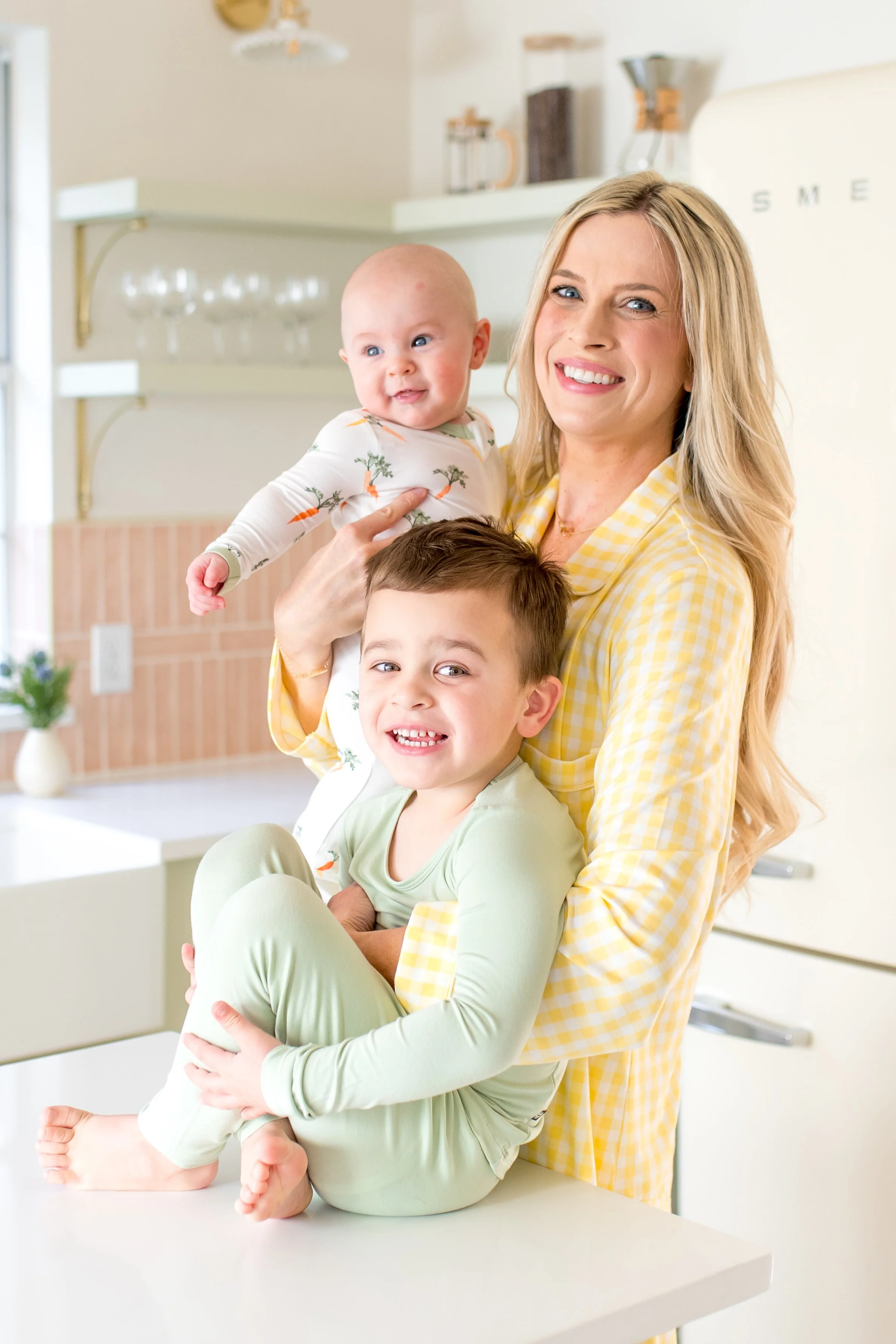 Long-Sleeved Women's Pajama Set in Gingham Chamomile - Image 4