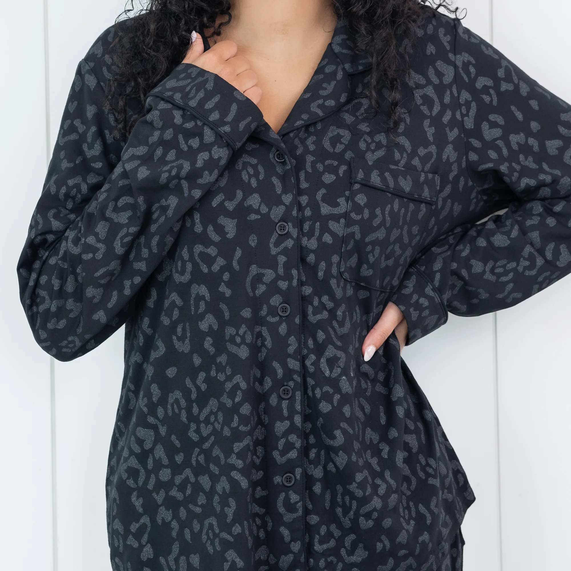Long-Sleeved Women's Pajama Set in Midnight Leopard - Image 3