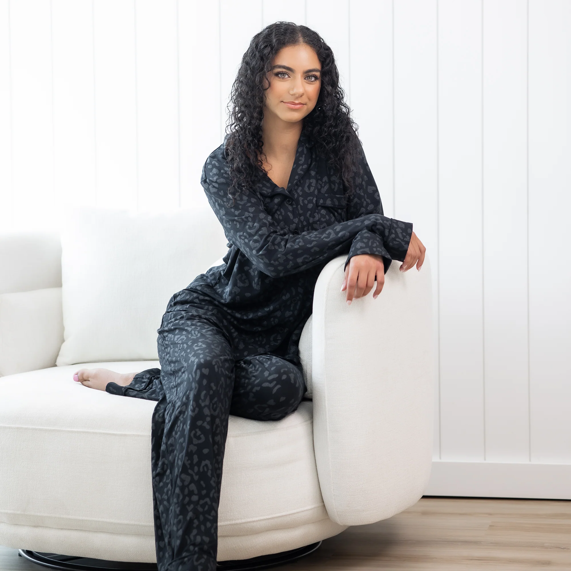 Long-Sleeved Women's Pajama Set in Midnight Leopard - Image 4