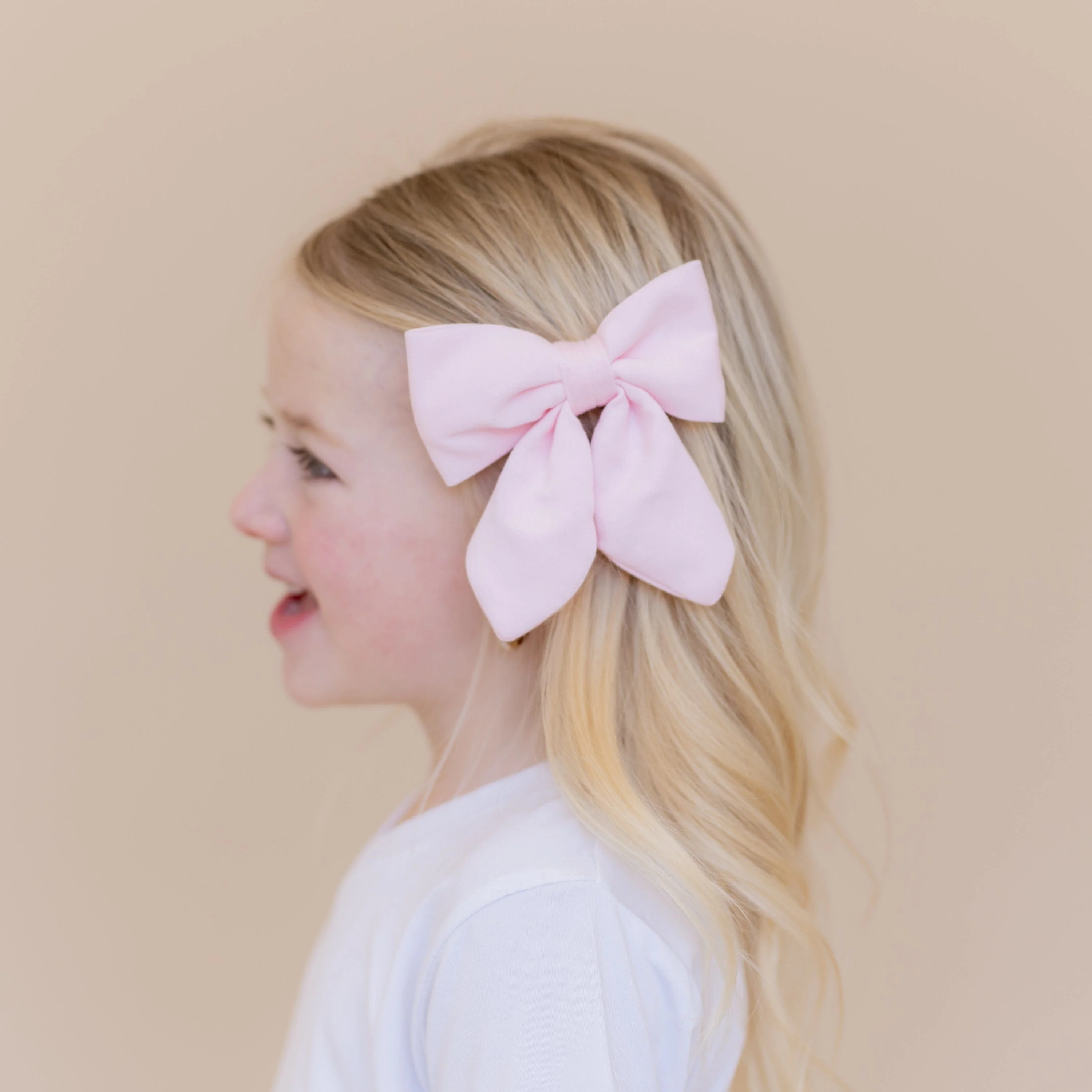 Medium Alligator Clip Bow in Sakura - Image 3