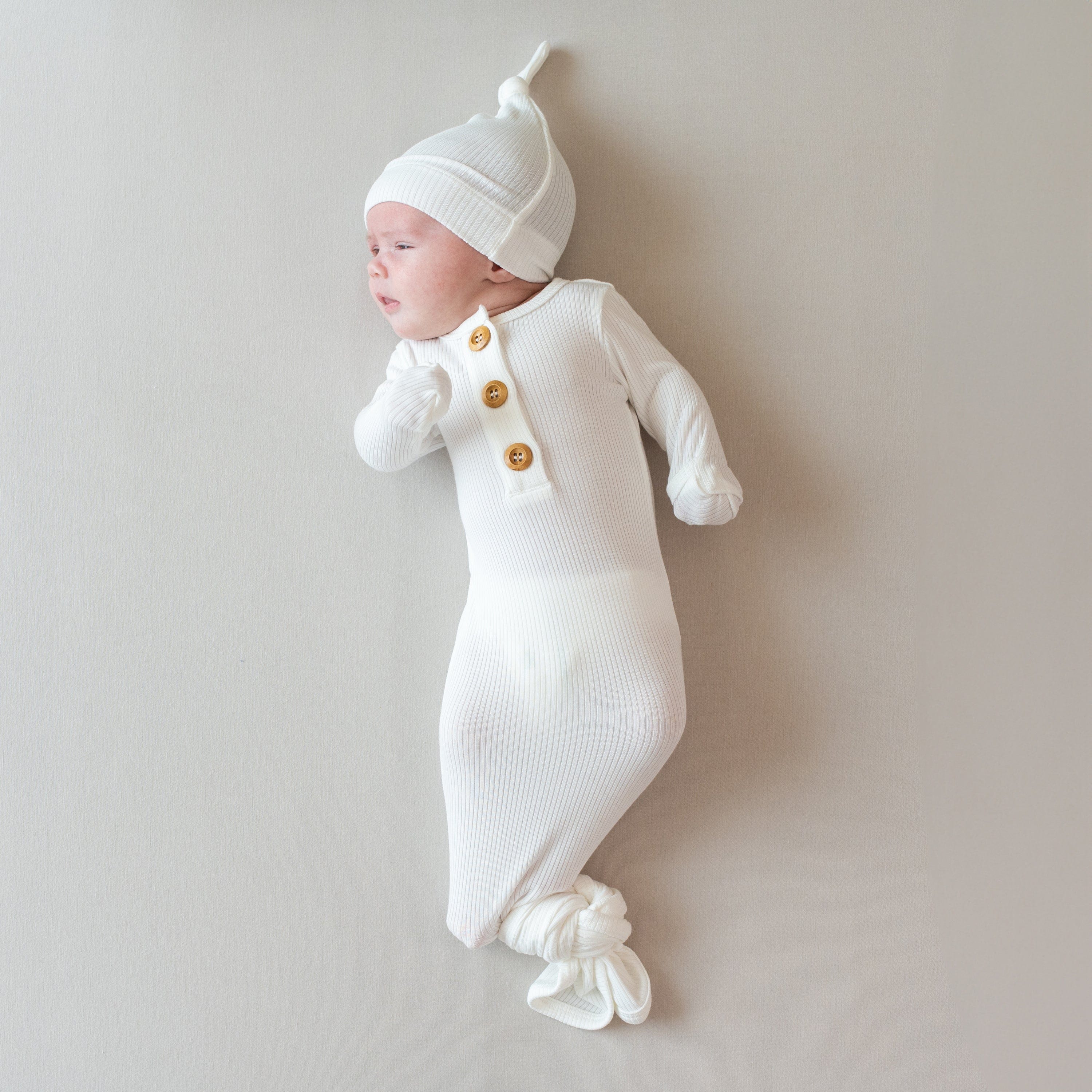 Ribbed Knotted Gown with Hat Set in Cloud - Image 3