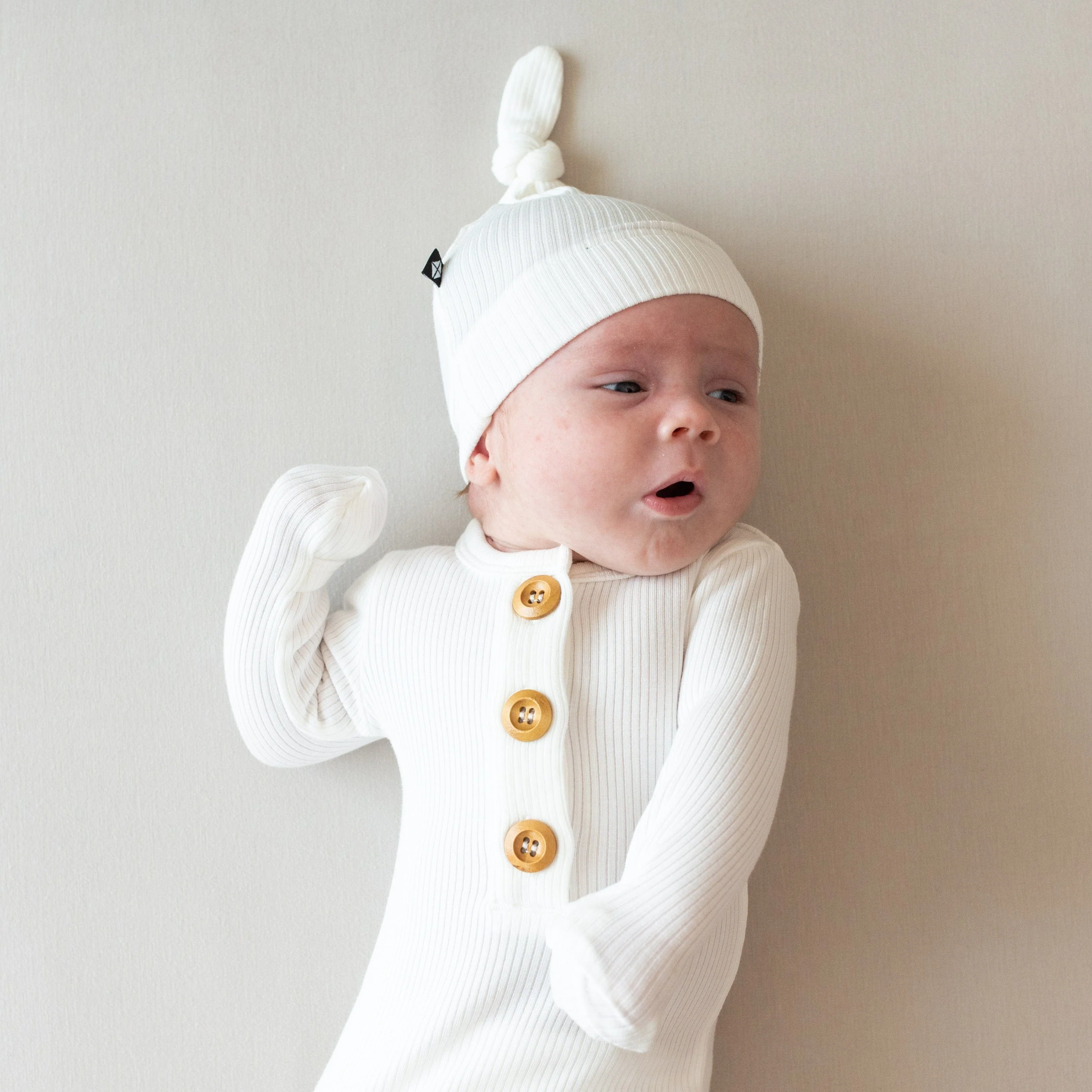 Ribbed Knotted Gown with Hat Set in Cloud - Image 4