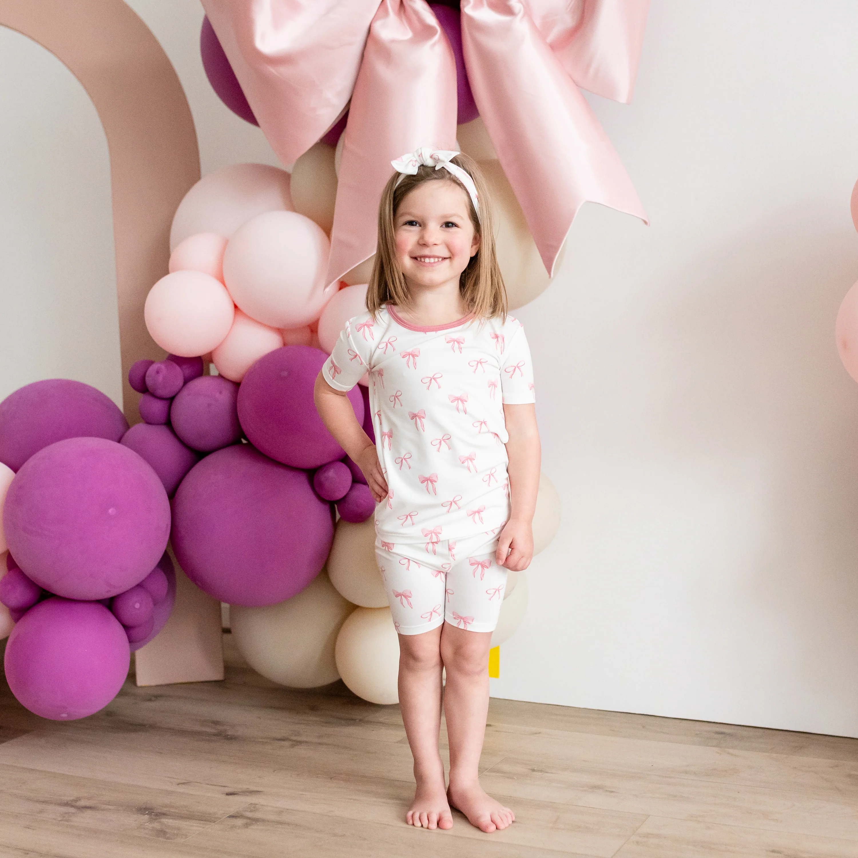 Short Sleeve Pajamas in Bow - Image 3