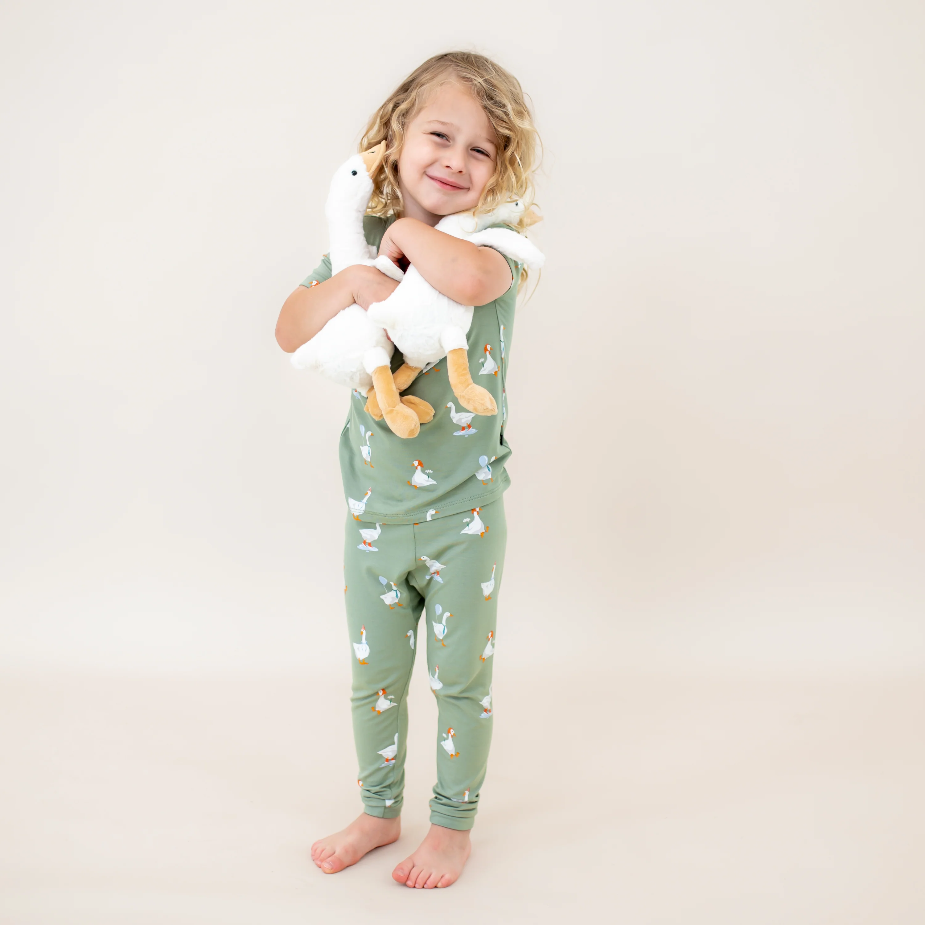Short Sleeve with Pants Pajamas in Silly Goose - Image 5