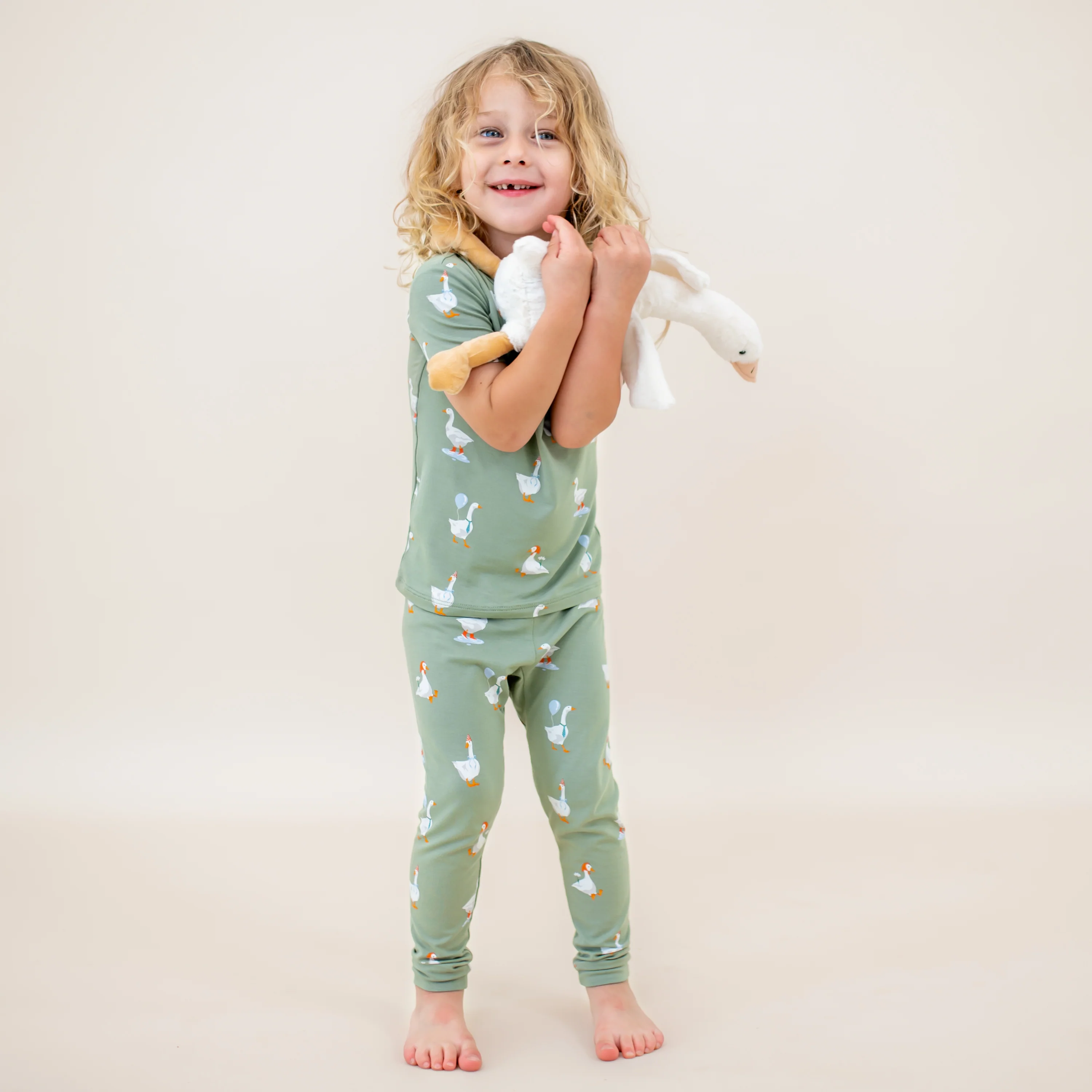 Short Sleeve with Pants Pajamas in Silly Goose - Image 6