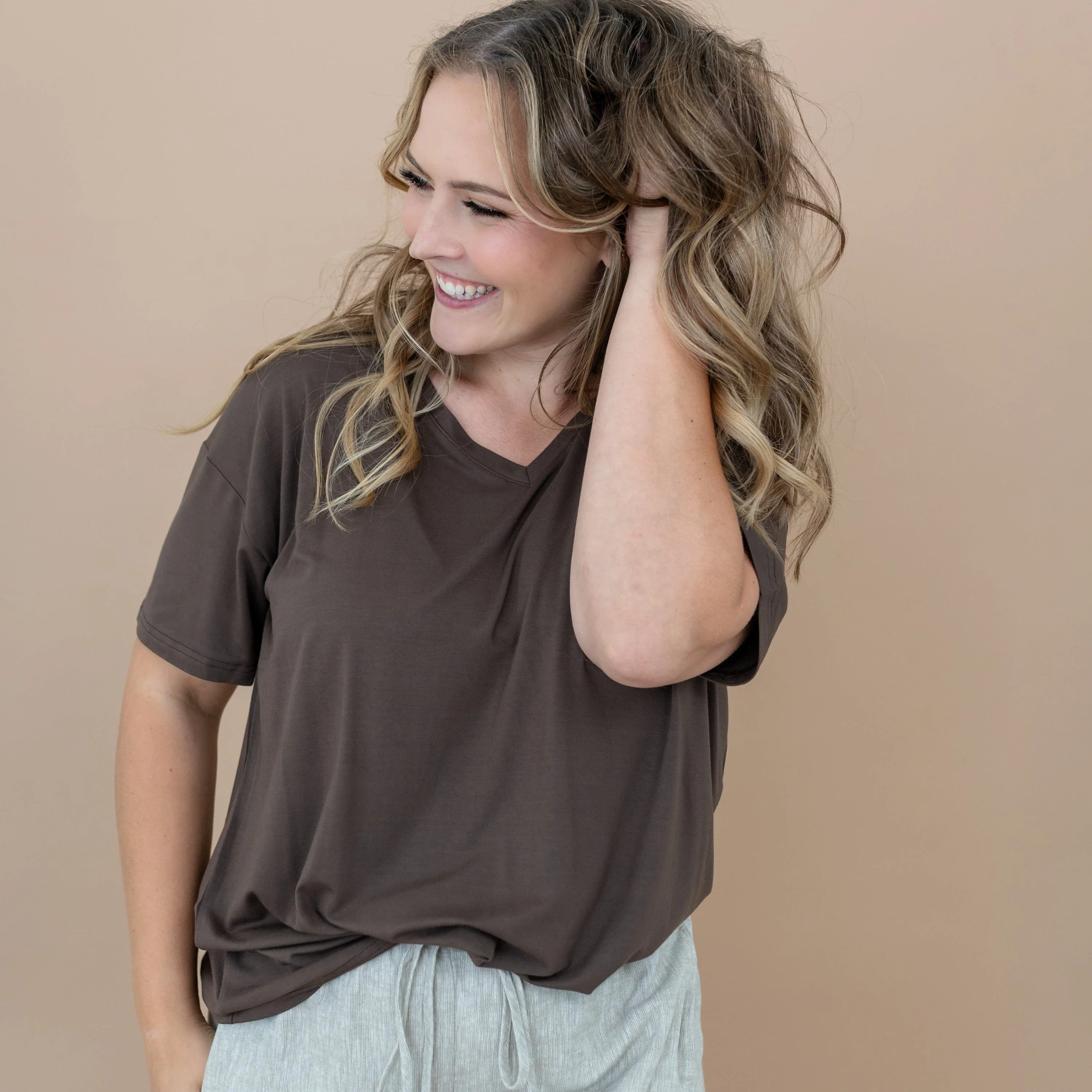 Women’s Relaxed Fit V-Neck in Espresso - Image 3