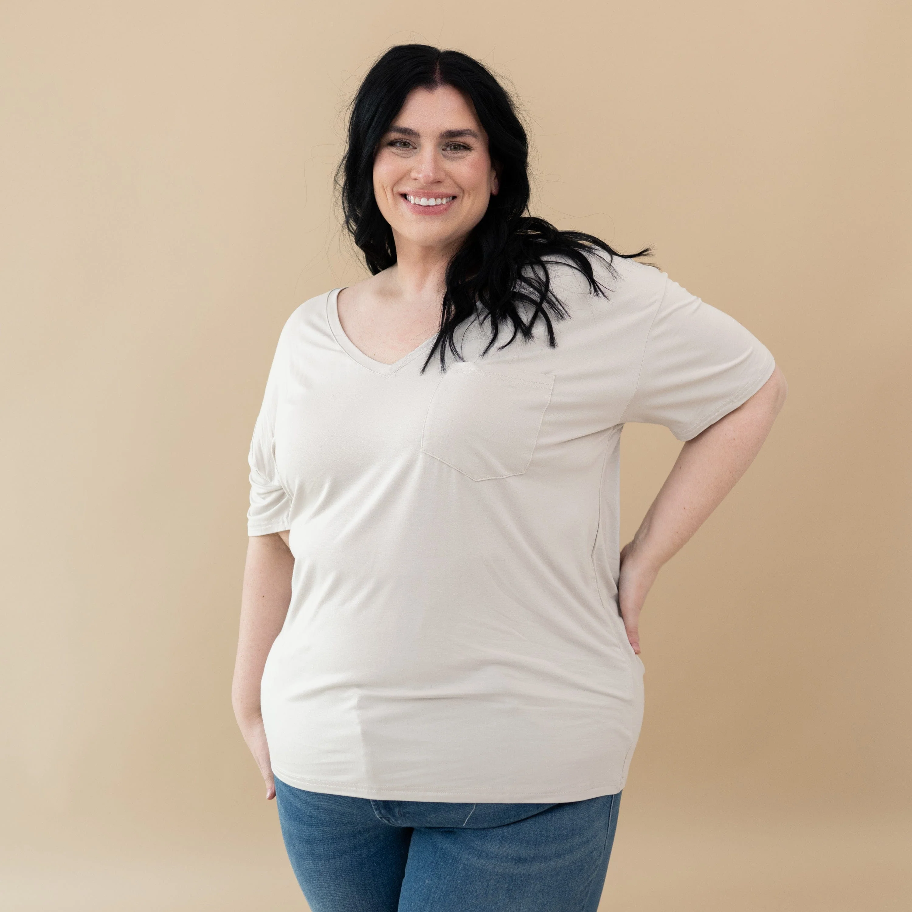 Women’s Relaxed Fit V-Neck in Oat - Image 4