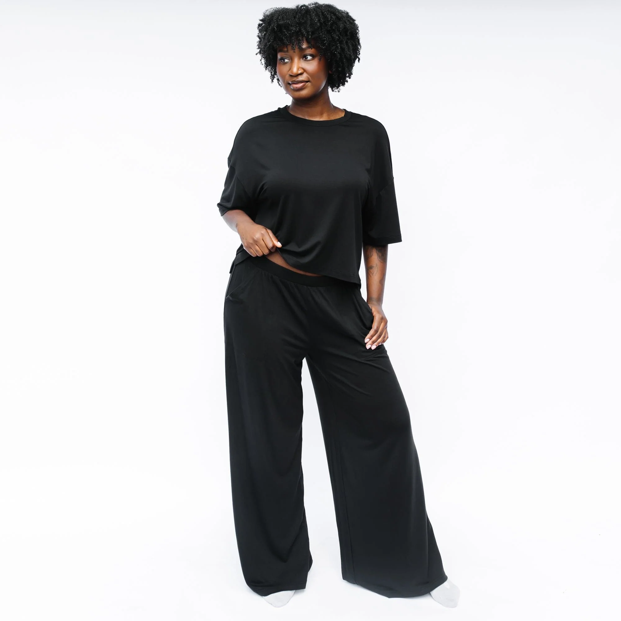 Women's Wide Leg Pant in Midnight - Image 3