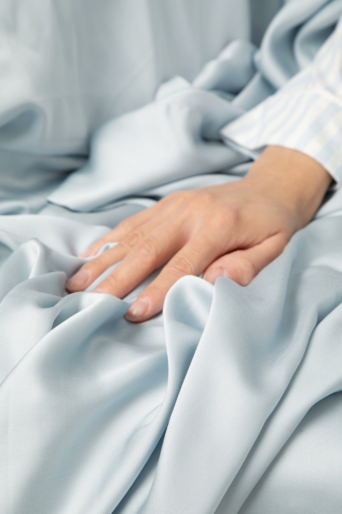 Bamboo Sateen Sheet Set in Ice - Image 4