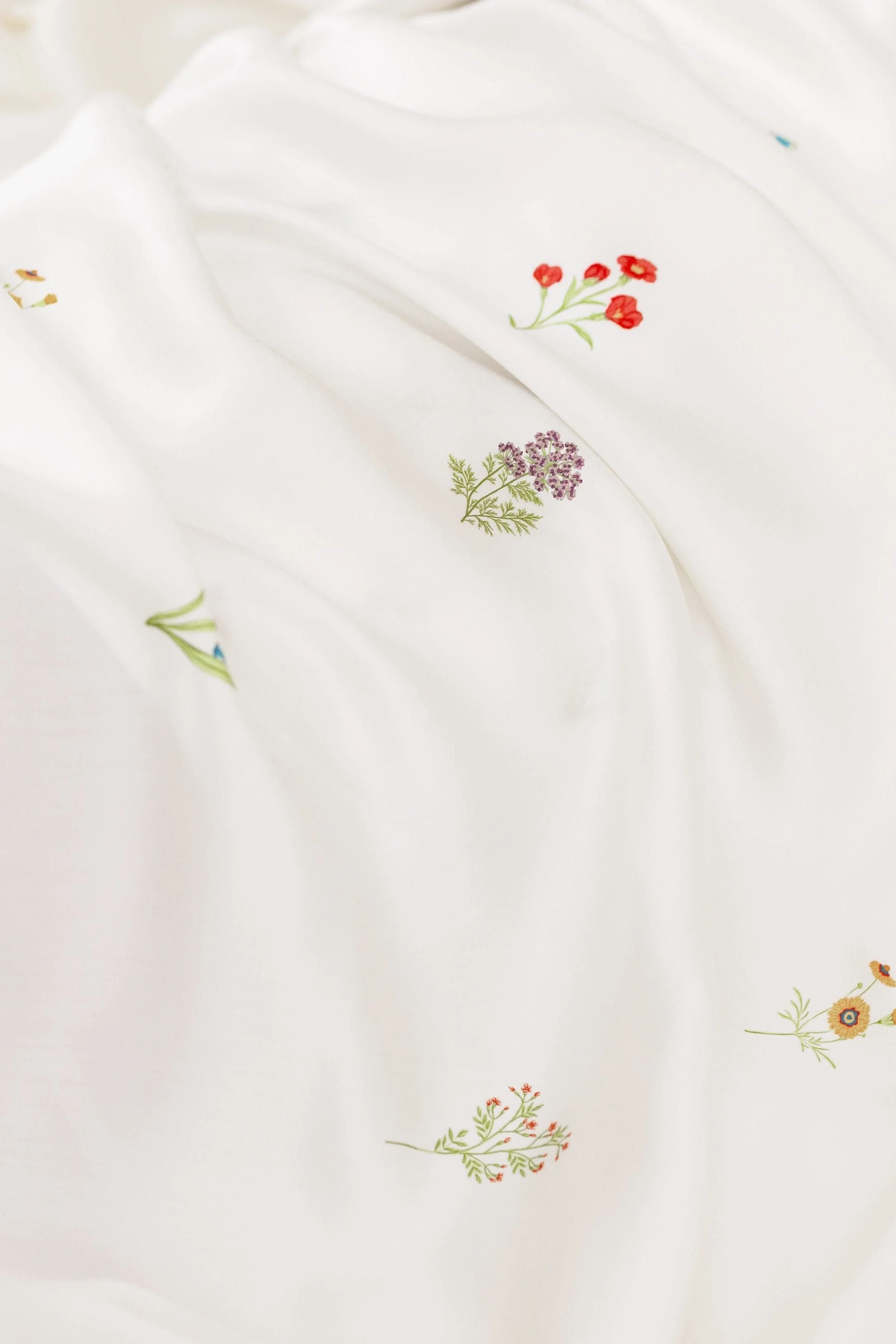 Bamboo Sateen Sheet Set in Wildflower - Image 4