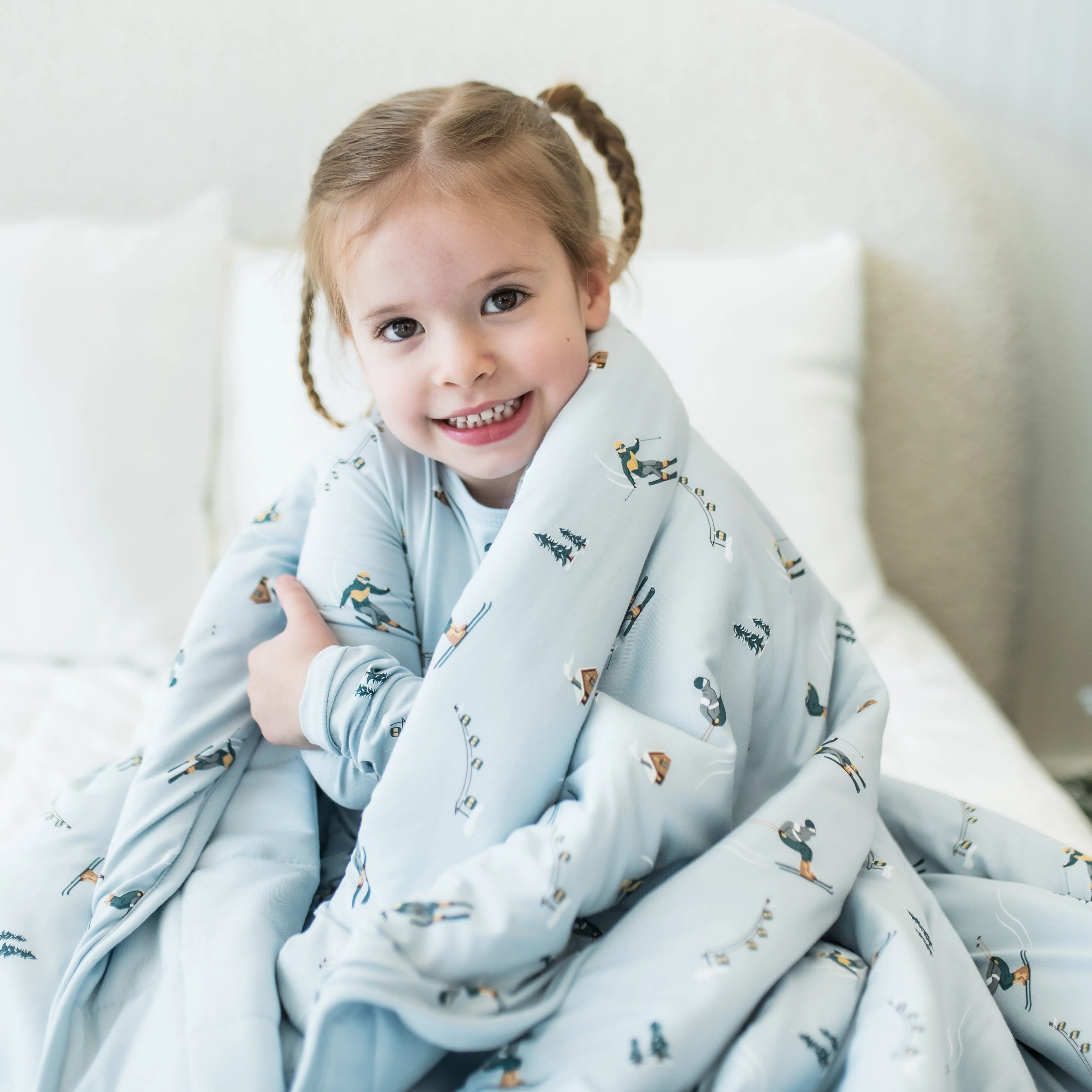 Youth Blanket in Ski 2.5 - Image 3