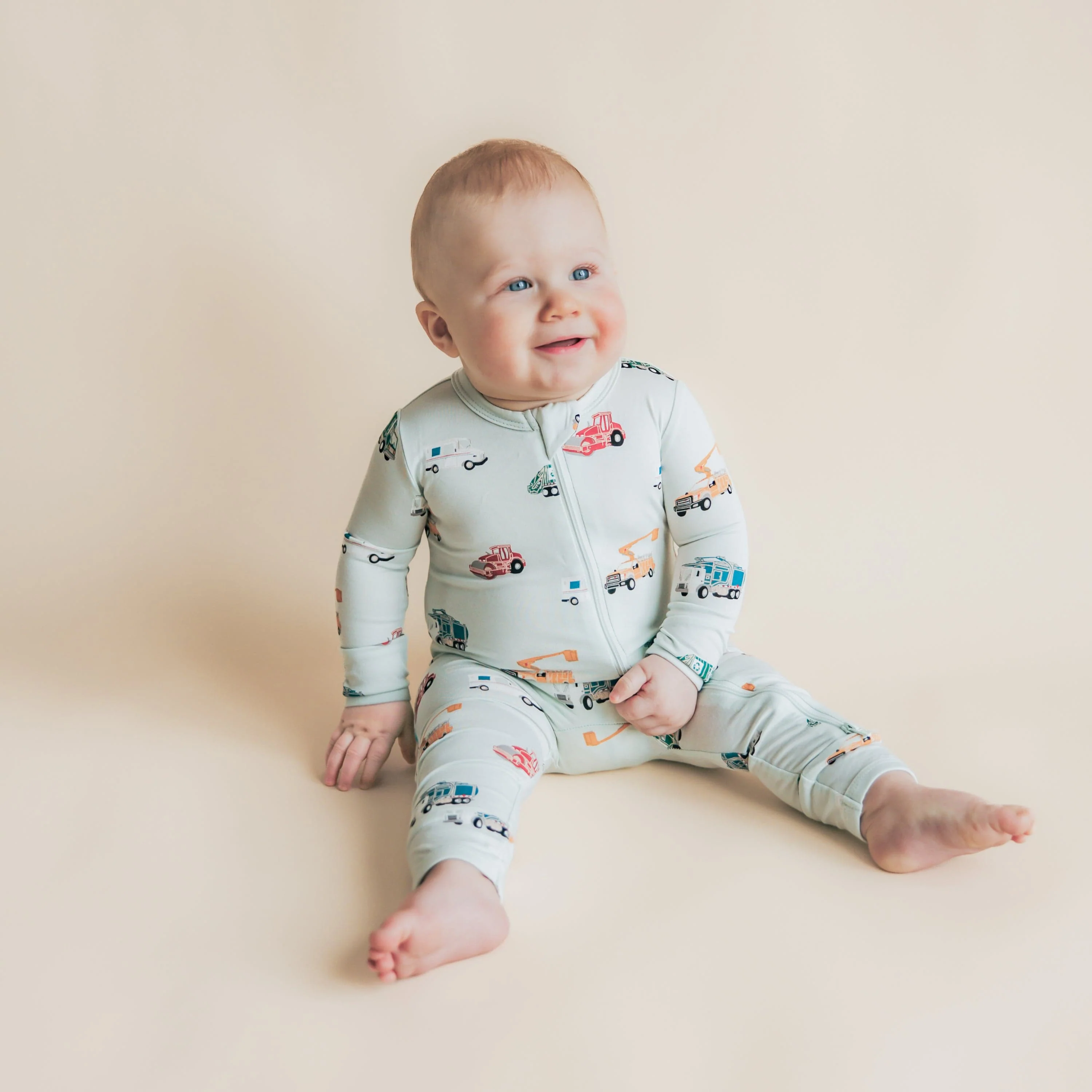 Zippered Romper in City Vehicles - Image 3